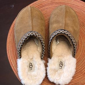 Ugg slippers size 8